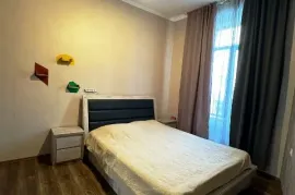 Аренда, 2 Kомнатная, Старое здание, Тбилиси, Чугурети