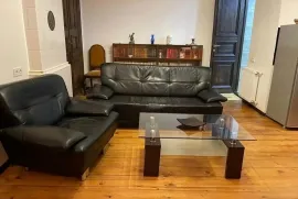 ქირავდება ბინა, 3 ოთახიანი, ძველი აშენებული, თბილისი, ჩუღურეთი