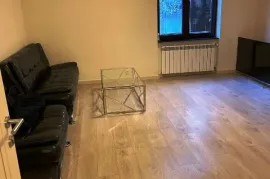 ქირავდება ბინა, 2 ოთახიანი, ძველი აშენებული, თბილისი, ვაკე