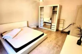 ქირავდება ბინა, 2 ოთახიანი, ძველი აშენებული, თბილისი, ვაკე