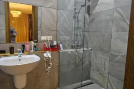 Продается квартира, 4 Kомнатная, Старое здание, Тбилиси, saburtalo