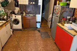 იყიდება ბინა, 3 ოთახიანი, ძველი აშენებული, თბილისი, ჩუღურეთი