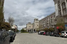 იყიდება ბინა, 3 ოთახიანი, ძველი აშენებული, თბილისი, ჩუღურეთი