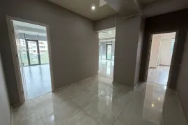 ქირავდება, უნივერსალური კომერციული  ფართი, ვაკე