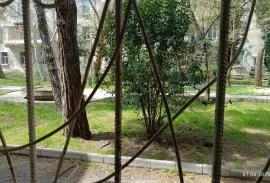 Продается квартира, 3 Kомнатная, Старое здание, Рустави