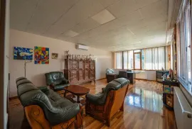 For Sale , Universal commercial space, Gori