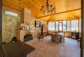 For Sale , Universal commercial space, Gori