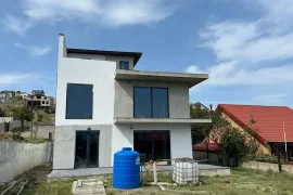 იყიდება სახლი, 11 ოთახიანი, თბილისი, საბურთალო