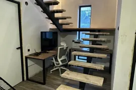 იყიდება სახლი, 11 ოთახიანი, თბილისი, საბურთალო