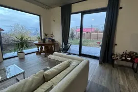 იყიდება სახლი, 11 ოთახიანი, თბილისი, საბურთალო