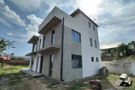 იყიდება სახლი, 11 ოთახიანი, თბილისი, საბურთალო