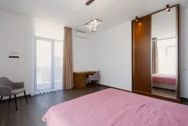 იყიდება სახლი, 5 ოთახიანი, ბათუმი