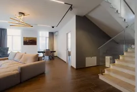 იყიდება სახლი, 5 ოთახიანი, ბათუმი