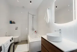 იყიდება სახლი, 5 ოთახიანი, ბათუმი