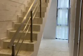 იყიდება სახლი, 6 ოთახიანი, ბათუმი, ძველი ბათუმის უბანი