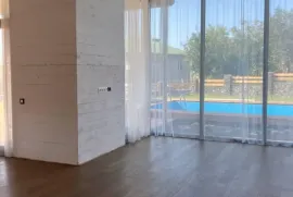 იყიდება სახლი, 6 ოთახიანი, ბათუმი, ძველი ბათუმის უბანი