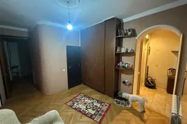 იყიდება ბინა, 4 ოთახიანი, ძველი აშენებული, თბილისი, სანზონა