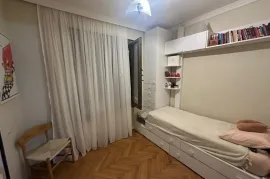 იყიდება ბინა, 4 ოთახიანი, ძველი აშენებული, თბილისი, სანზონა