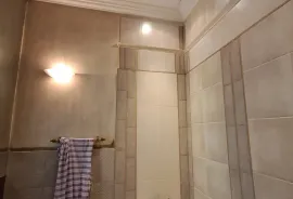 იყიდება ბინა, 4 ოთახიანი, ძველი აშენებული, თბილისი, ჩუღურეთი