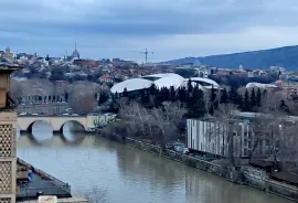 იყიდება ბინა, 4 ოთახიანი, ძველი აშენებული, თბილისი, ჩუღურეთი