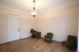 For Rent, 4 Room, Old building, Tbilisi, vake