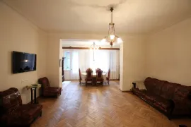 For Rent, 4 Room, Old building, Tbilisi, vake