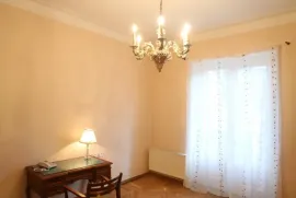 For Rent, 4 Room, Old building, Tbilisi, vake