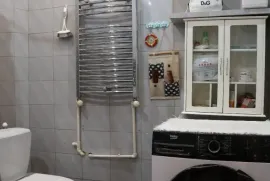 For Rent, 4 Room, Old building, Tbilisi, vake