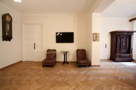 For Rent, 4 Room, Old building, Tbilisi, vake
