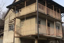 იყიდება სახლი, 7 ოთახიანი, საგარეჯო, უჯარმა