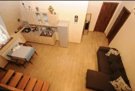 იყიდება ბინა, 4 ოთახიანი, ძველი აშენებული, თბილისი, მთაწმინდა