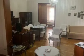 Продается квартира, 4 Kомнатная, Старое здание, Тбилиси, Vazisubani