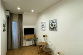 ქირავდება ბინა, 2 ოთახიანი, ახალი აშენებული, თბილისი, საბურთალო