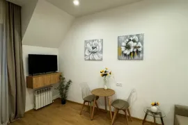 ქირავდება ბინა, 2 ოთახიანი, ახალი აშენებული, თბილისი, საბურთალო