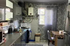 Продается квартира, 5 Kомнатная, Старое здание, Тбилиси, Глдани