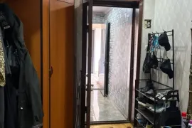 Продается квартира, 5 Kомнатная, Старое здание, Тбилиси, Глдани