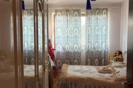 იყიდება ბინა, 5 ოთახიანი, ძველი აშენებული, თბილისი, გლდანი