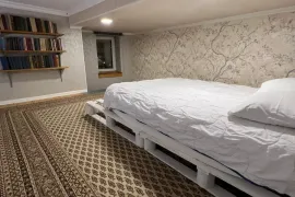 Аренда, 1.5 Kомнатная, Старое здание, Тбилиси, Сололаки