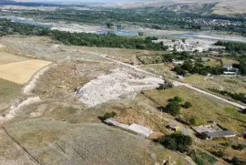 იყიდება მიწის ნაკვეთი