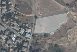 იყიდება მიწის ნაკვეთი