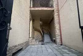 House For Sale, 10 Room, Tbilisi, Isani