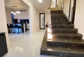 Продается Дом, 8 Kомнатная, Тбилиси, Село Дигоми