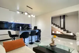 Продается Дом, 8 Kомнатная, Тбилиси, Село Дигоми