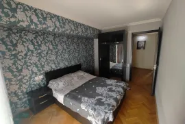 Продается квартира, 3 Kомнатная, Старое здание, Тбилиси, vake