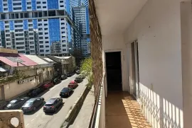 Продается квартира, 3 Kомнатная, Старое здание, Тбилиси, vake