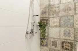 ქირავდება ბინა, 6 ოთახიანი, ძველი აშენებული, თბილისი, ჩუღურეთი