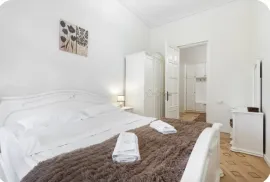 ქირავდება ბინა, 6 ოთახიანი, ძველი აშენებული, თბილისი, ჩუღურეთი