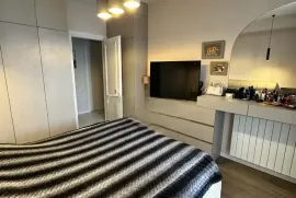 იყიდება ბინა, 5 ოთახიანი, ახალი აშენებული, თბილისი, დიღმის მასივი