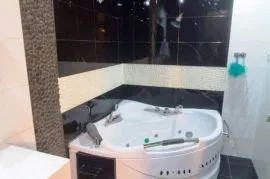 Продается квартира, 3 Kомнатная, Старое здание, Тбилиси, vake