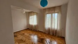 For Rent, 3 Room, Old building, Tbilisi, Sanzona